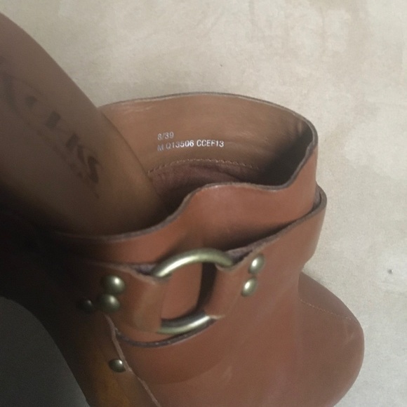 Kirk s Ease Leather Wooded Heel Mules - Picture 7 of 9